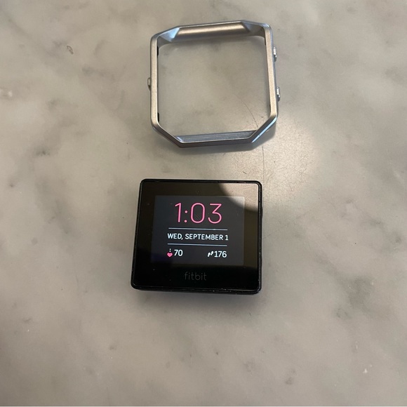 ☀️SALE☀️Fitbit Blaze with charger and bands - Picture 4 of 15